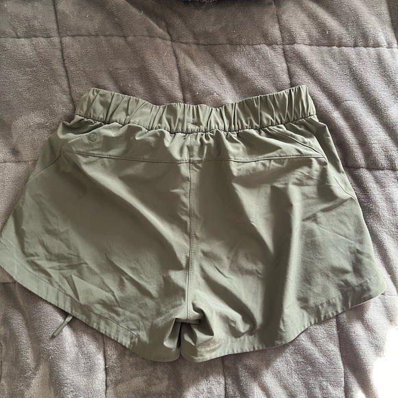 Lululemon Shorts, size 4 - Picture 2 of 3